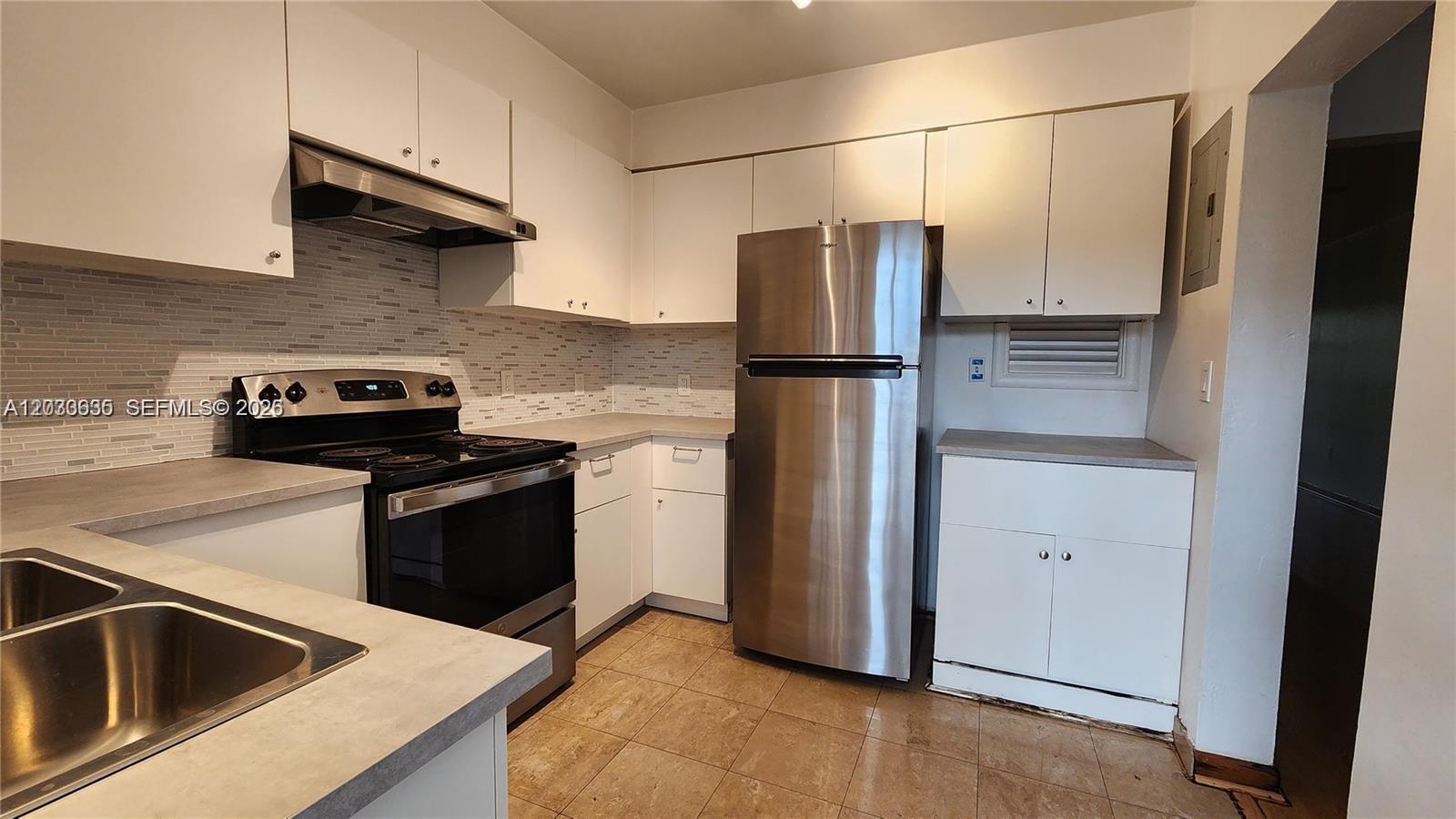 20 Park Dr #4A, Bal Harbour FL 33154