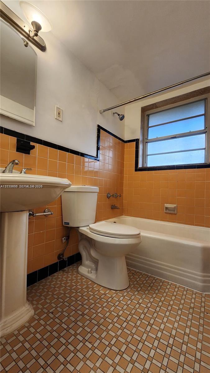 20 Park Dr #4A, Bal Harbour FL 33154