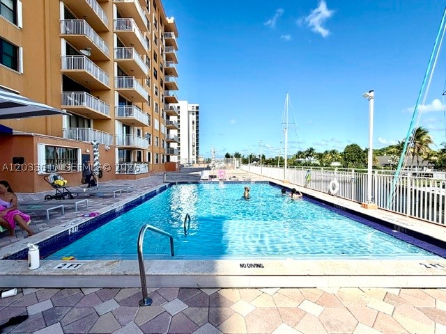 2450 NE 135th St #704, North Miami FL 33181