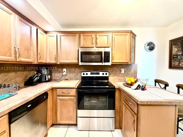 2450 NE 135th St #704, North Miami FL 33181