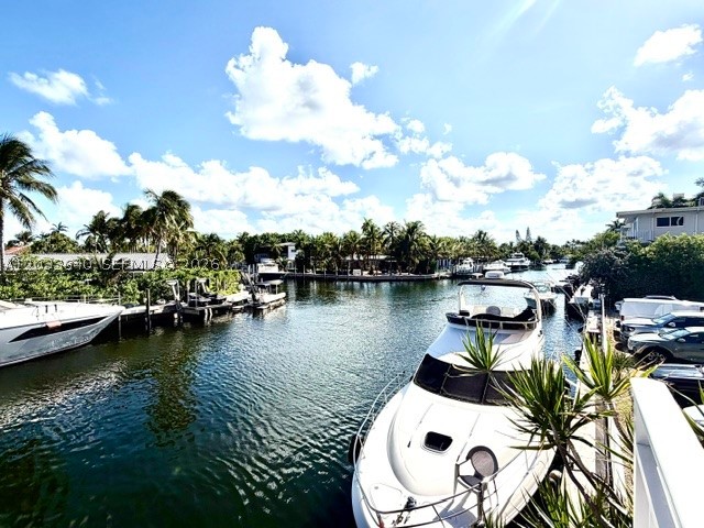 2450 NE 135th St #704, North Miami FL 33181