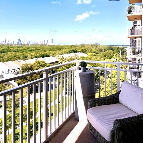 2450 NE 135th St #704, North Miami FL 33181