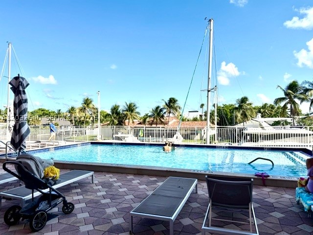 2450 NE 135th St #704, North Miami FL 33181