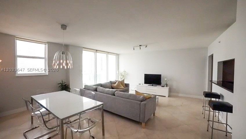 31 SE 5th St #2001, Miami FL 33131