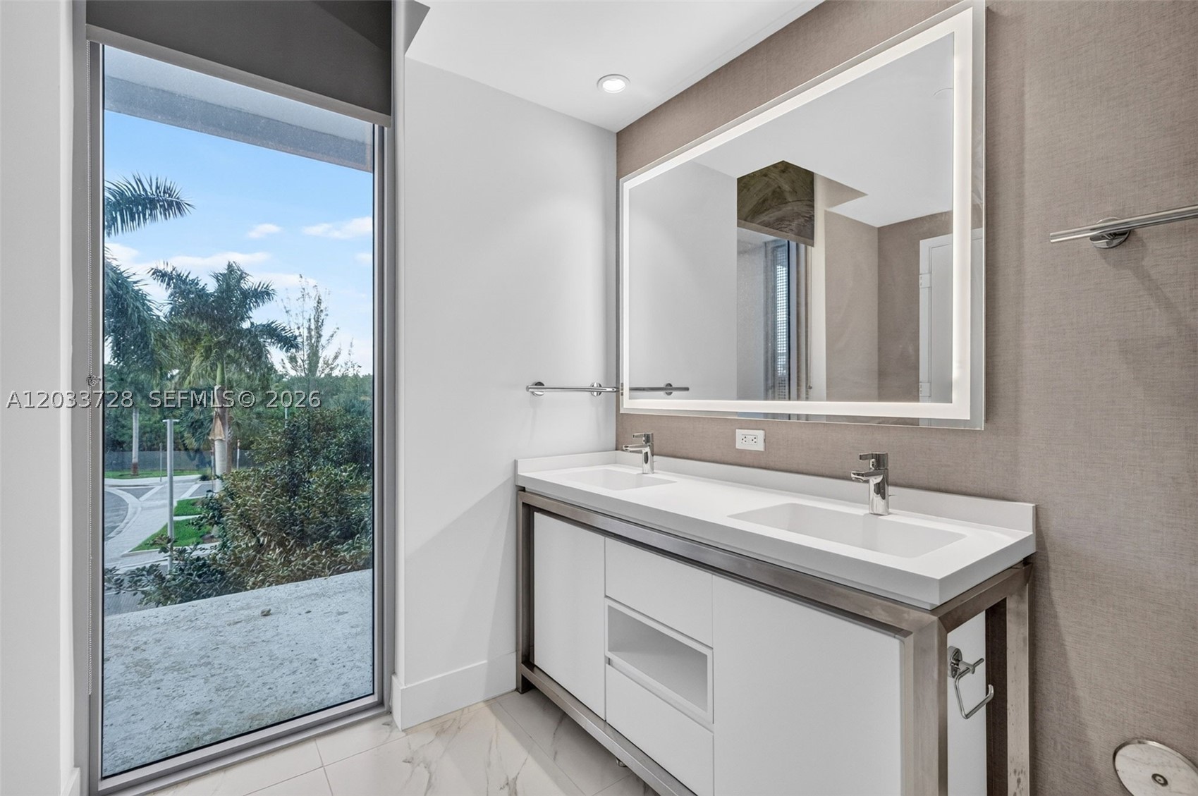 2000 Metropica Way #203, Sunrise FL 33323