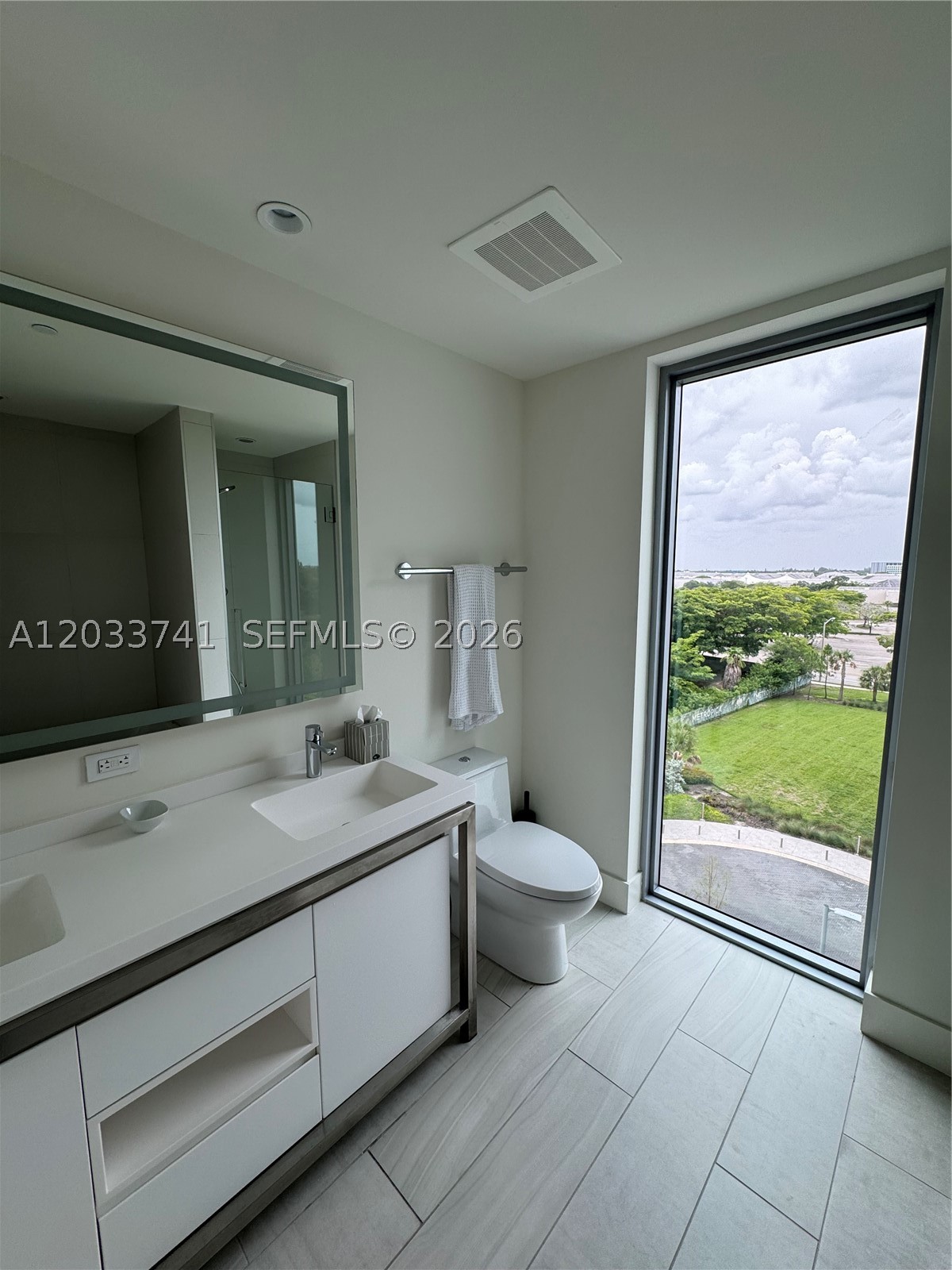 2000 Metropica Way #417, Sunrise FL 33323