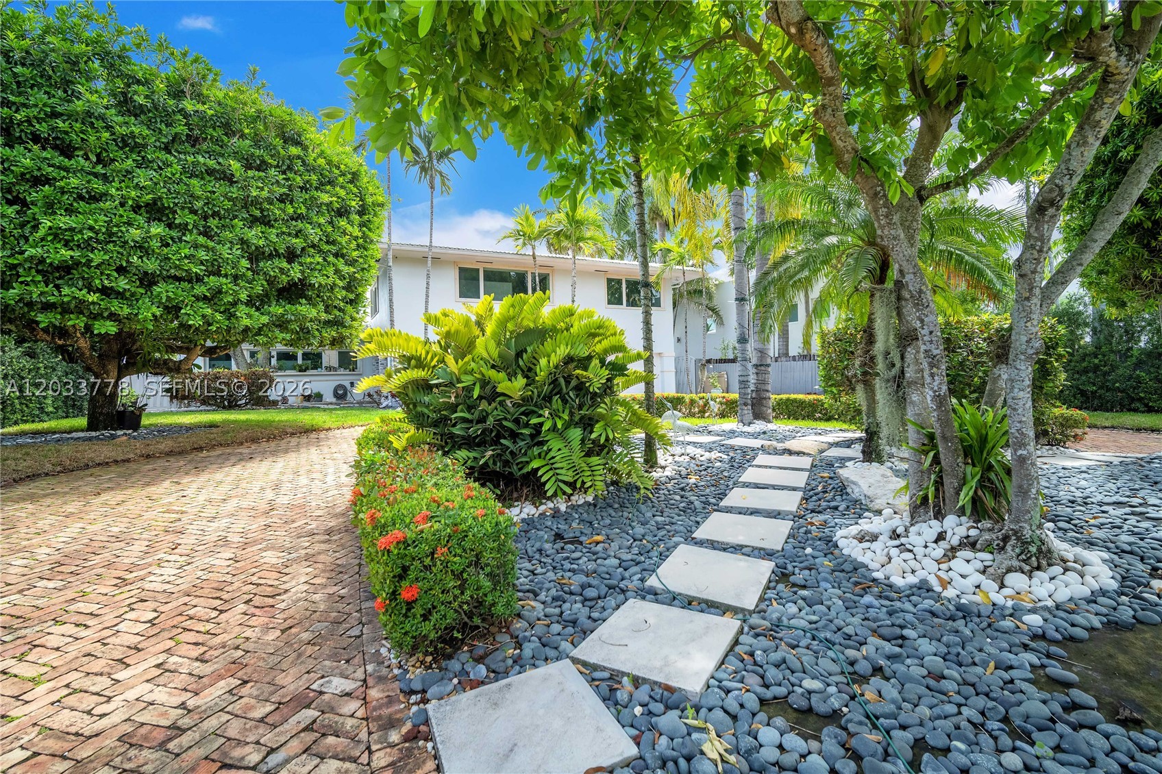 1100 NE 84th St, Miami FL 33138