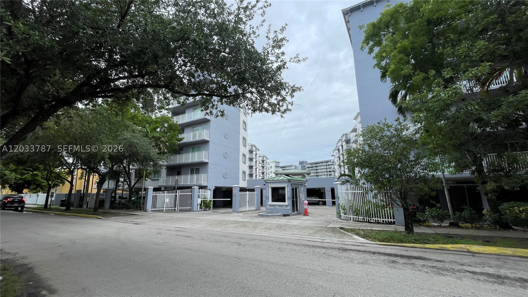 2475 NW 16th St Rd #309, Miami FL 33125