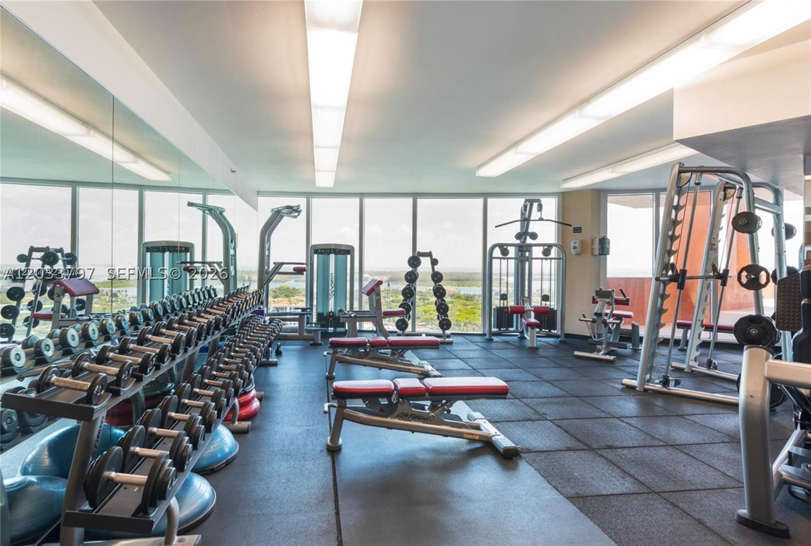 300 S Pointe Dr #705, Miami Beach FL 33139