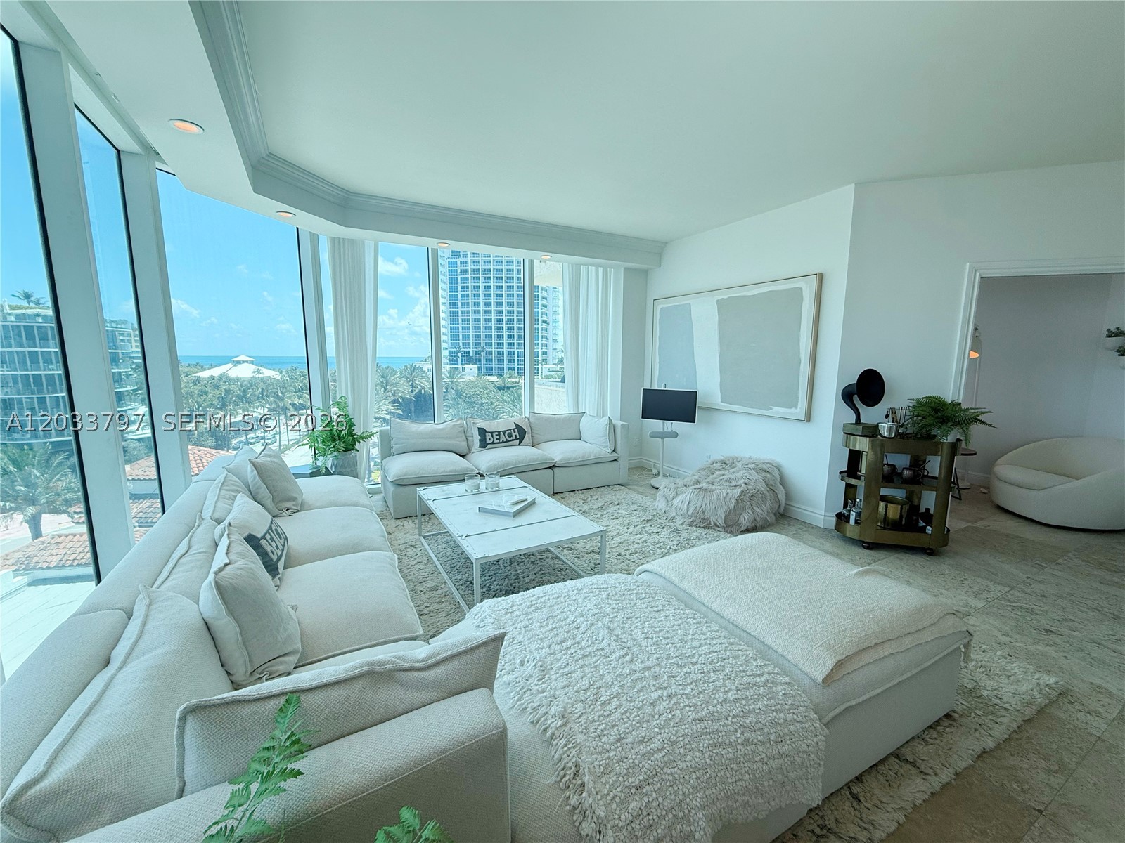 300 S Pointe Dr #705, Miami Beach FL 33139