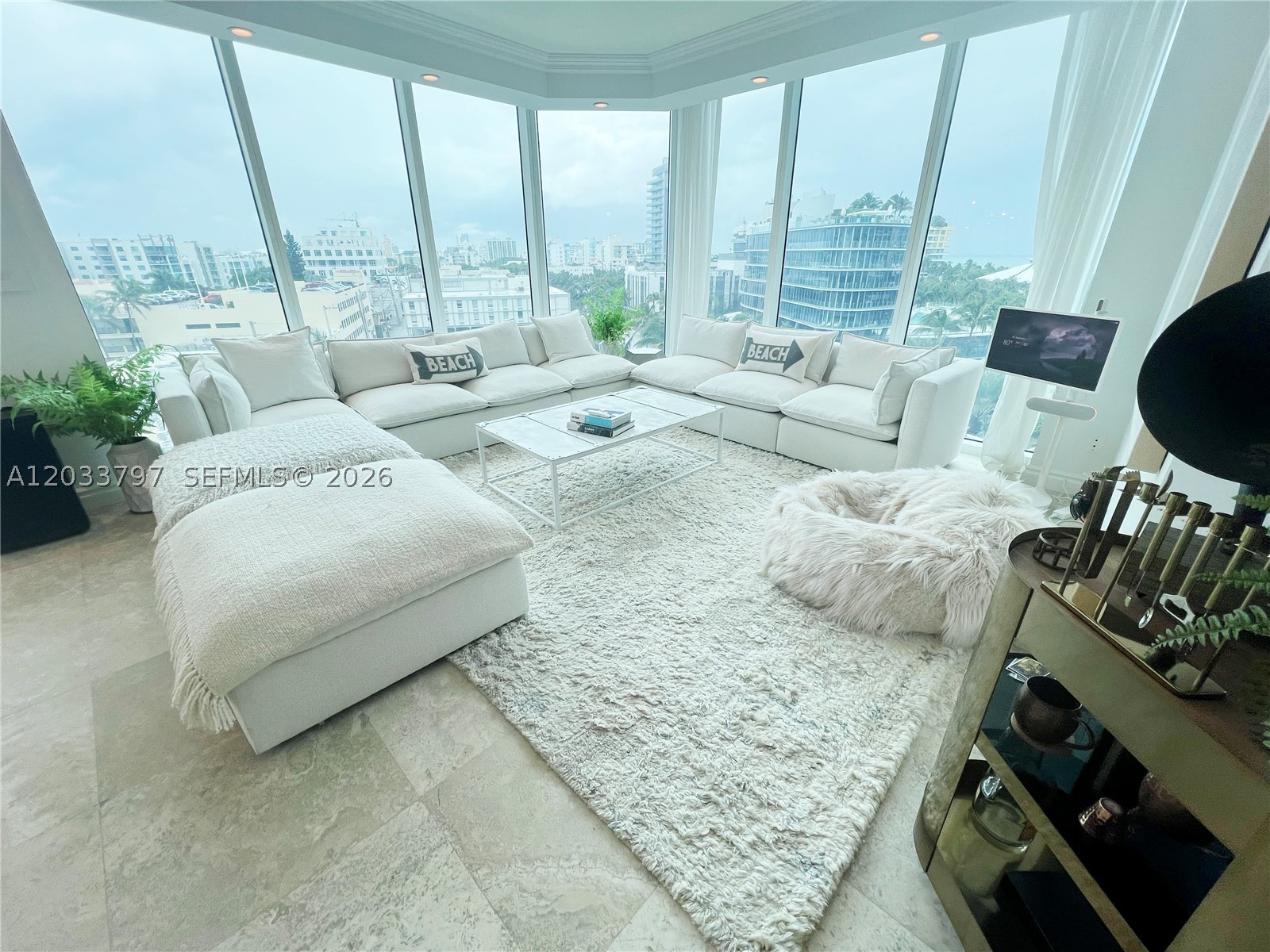 300 S Pointe Dr #705, Miami Beach FL 33139