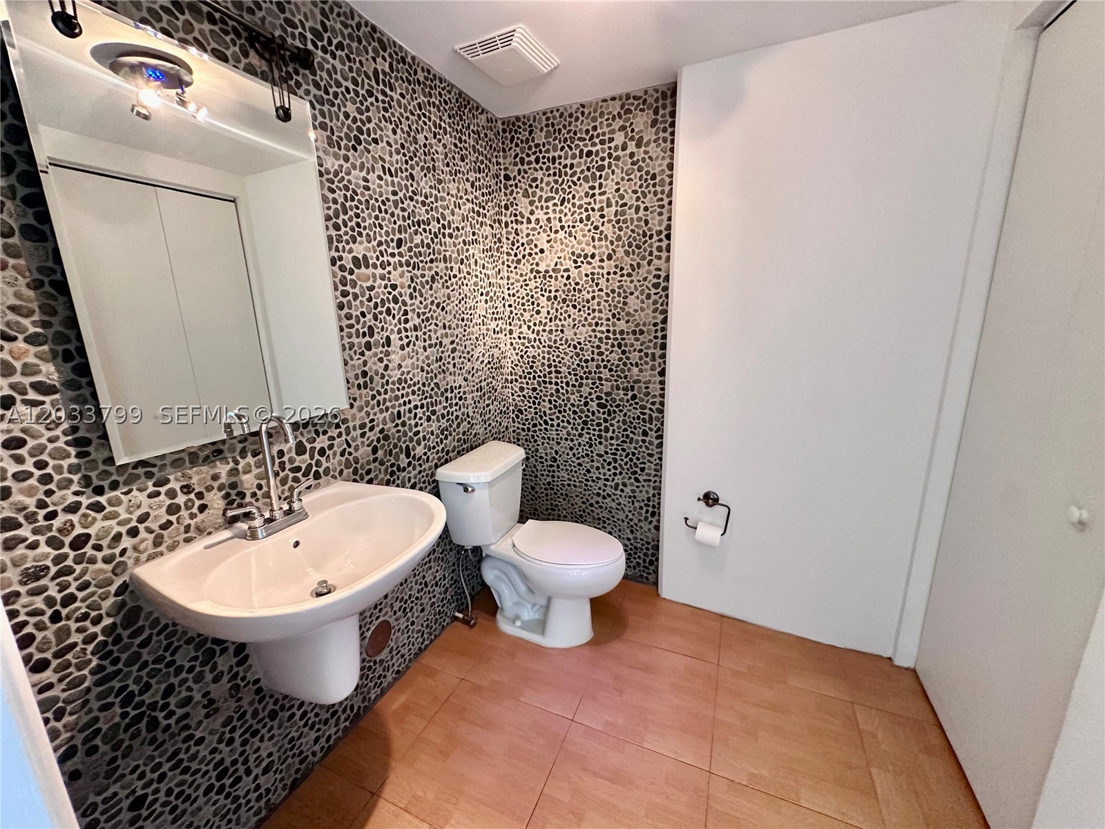690 SW 1st Ct #1213, Miami FL 33130