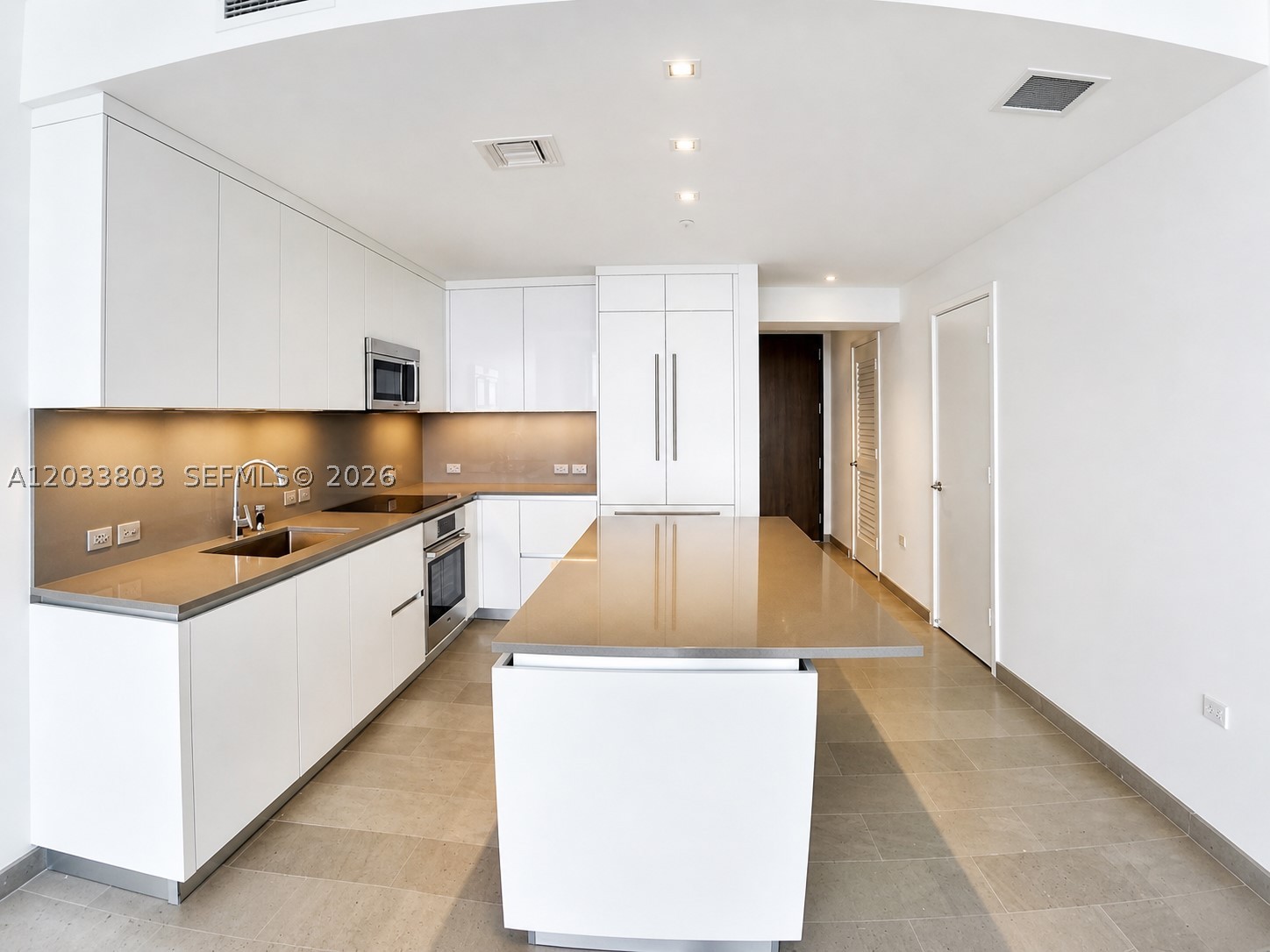 88 SW 7th St #2206, Miami FL 33130