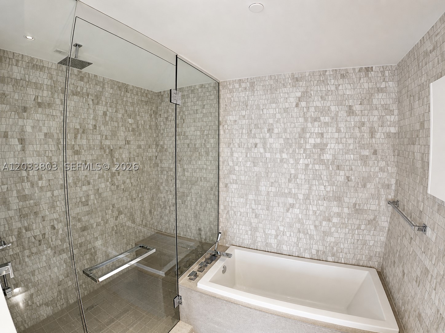 88 SW 7th St #2206, Miami FL 33130