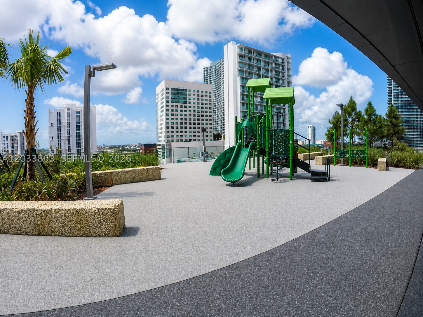 88 SW 7th St #2206, Miami FL 33130