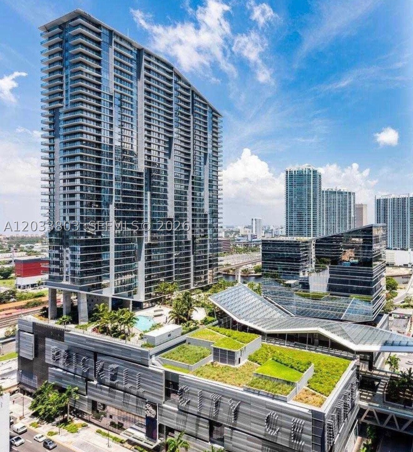 88 SW 7th St #2206, Miami FL 33130