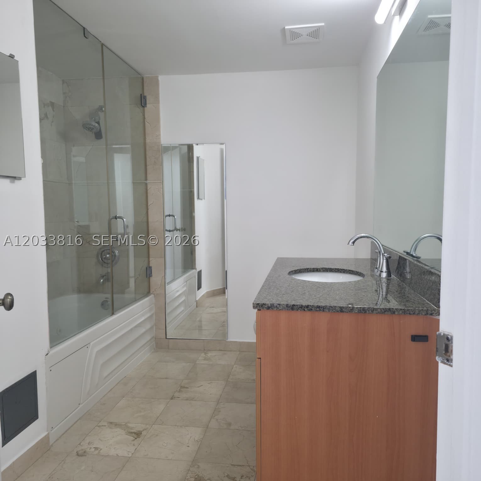 1 Glen Royal Pkwy #1202, Miami FL 33125