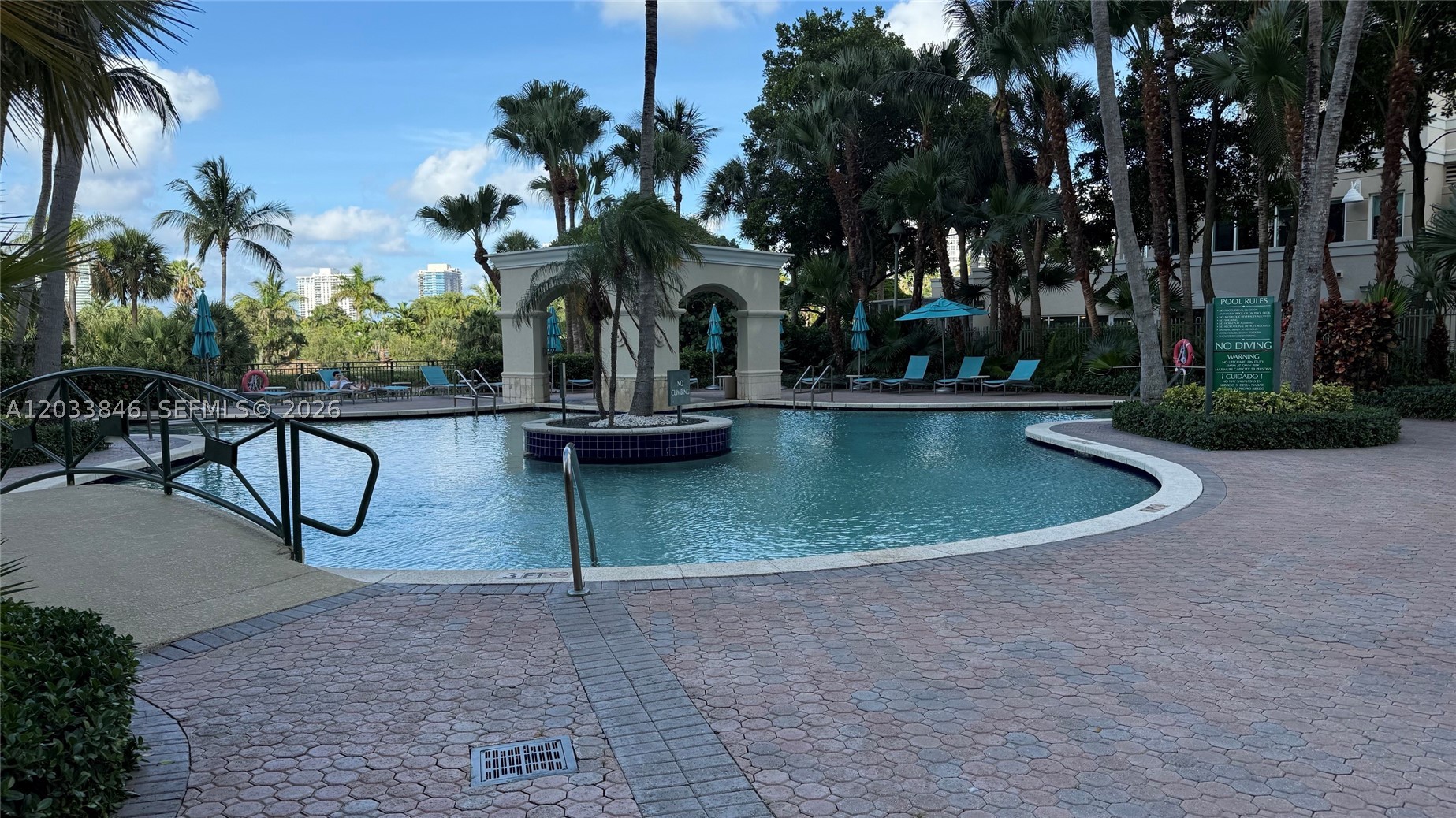 19501 W Country Club Dr #1910, Aventura FL 33180