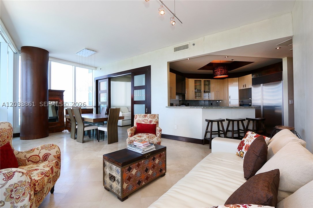 100 S Pointe Dr #601, Miami Beach FL 33139