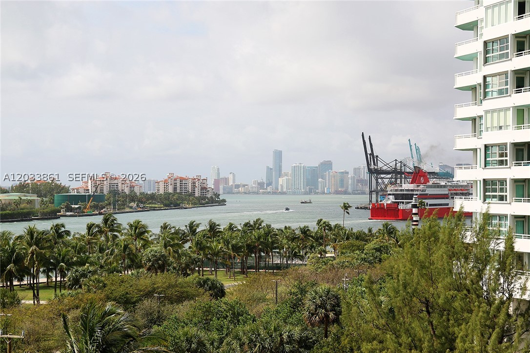 100 S Pointe Dr #601, Miami Beach FL 33139