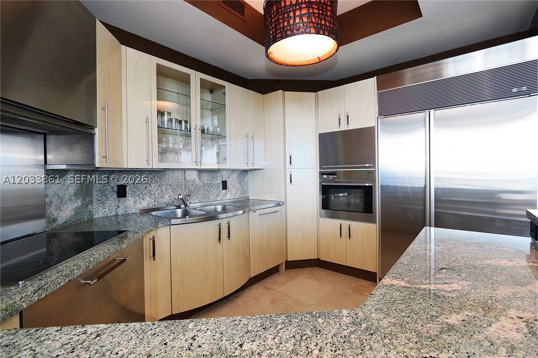 100 S Pointe Dr #601, Miami Beach FL 33139