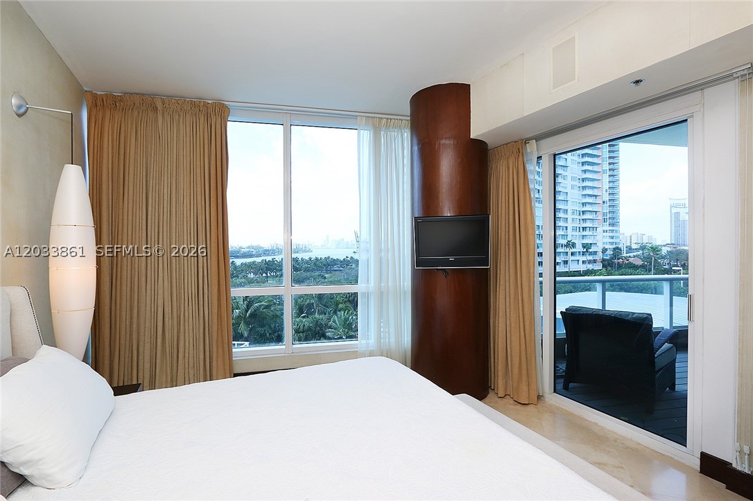 100 S Pointe Dr #601, Miami Beach FL 33139
