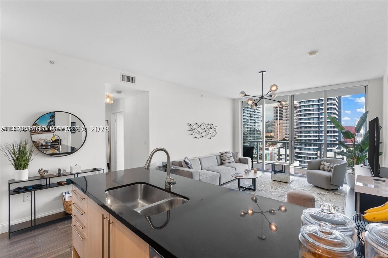 79 SW 12th St #2204-S, Miami FL 33130