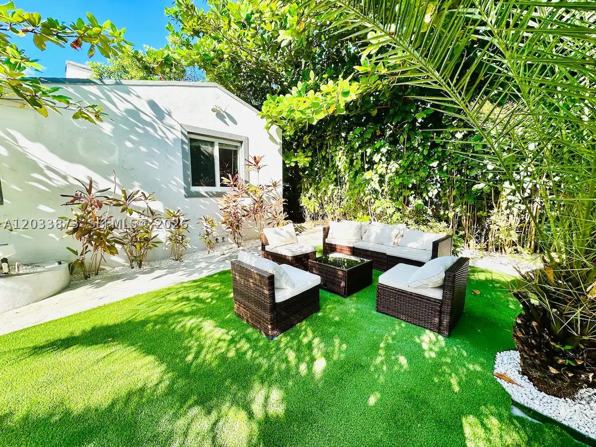 11 NW 47th Ter, Miami FL 33127
