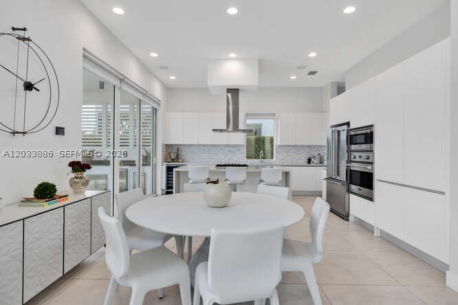 10250 NW 75th Ter, Doral FL 33178