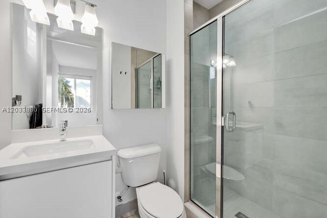 10250 NW 75th Ter, Doral FL 33178