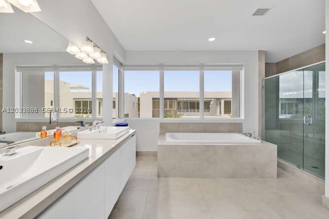 10250 NW 75th Ter, Doral FL 33178