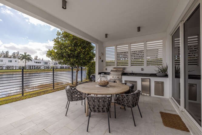 10250 NW 75th Ter, Doral FL 33178