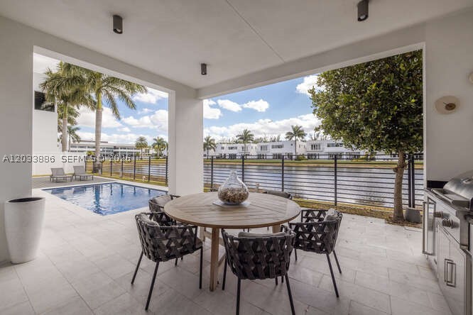 10250 NW 75th Ter, Doral FL 33178