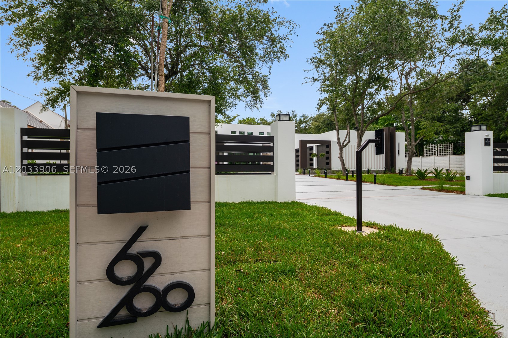 6200 SW 83 Av, Miami FL 33143