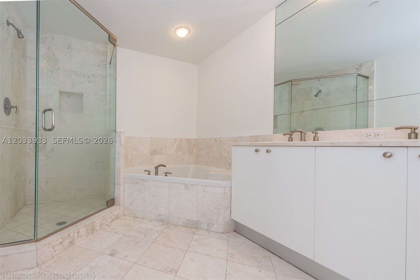 901 BRICKELL KEY BL #2206, Miami FL 33131