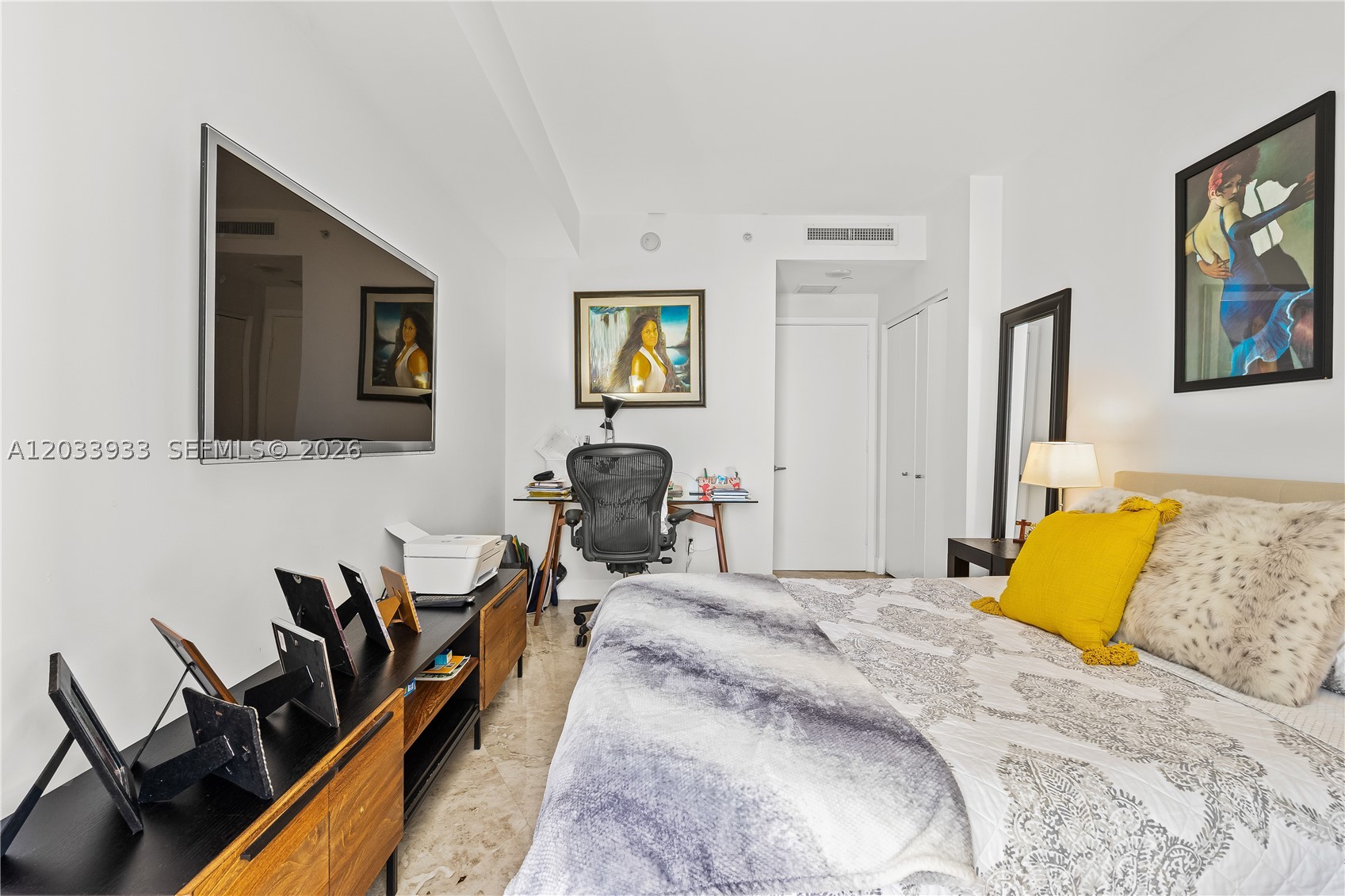 901 BRICKELL KEY BL #2206, Miami FL 33131