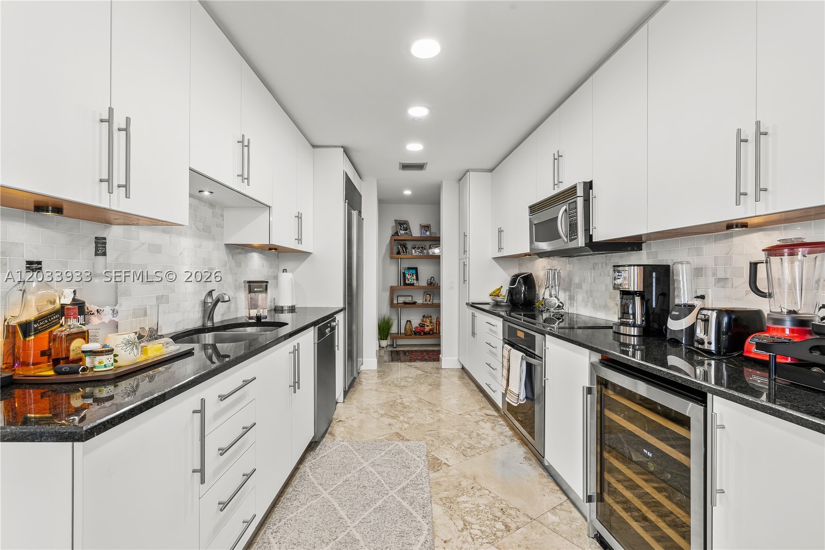 901 BRICKELL KEY BL #2206, Miami FL 33131