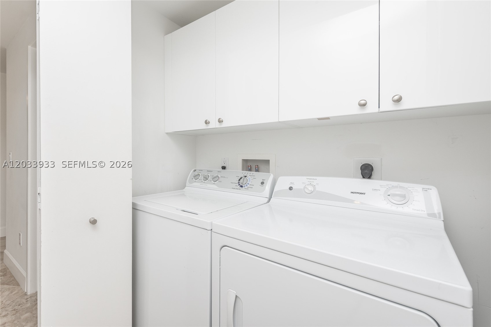 901 BRICKELL KEY BL #2206, Miami FL 33131