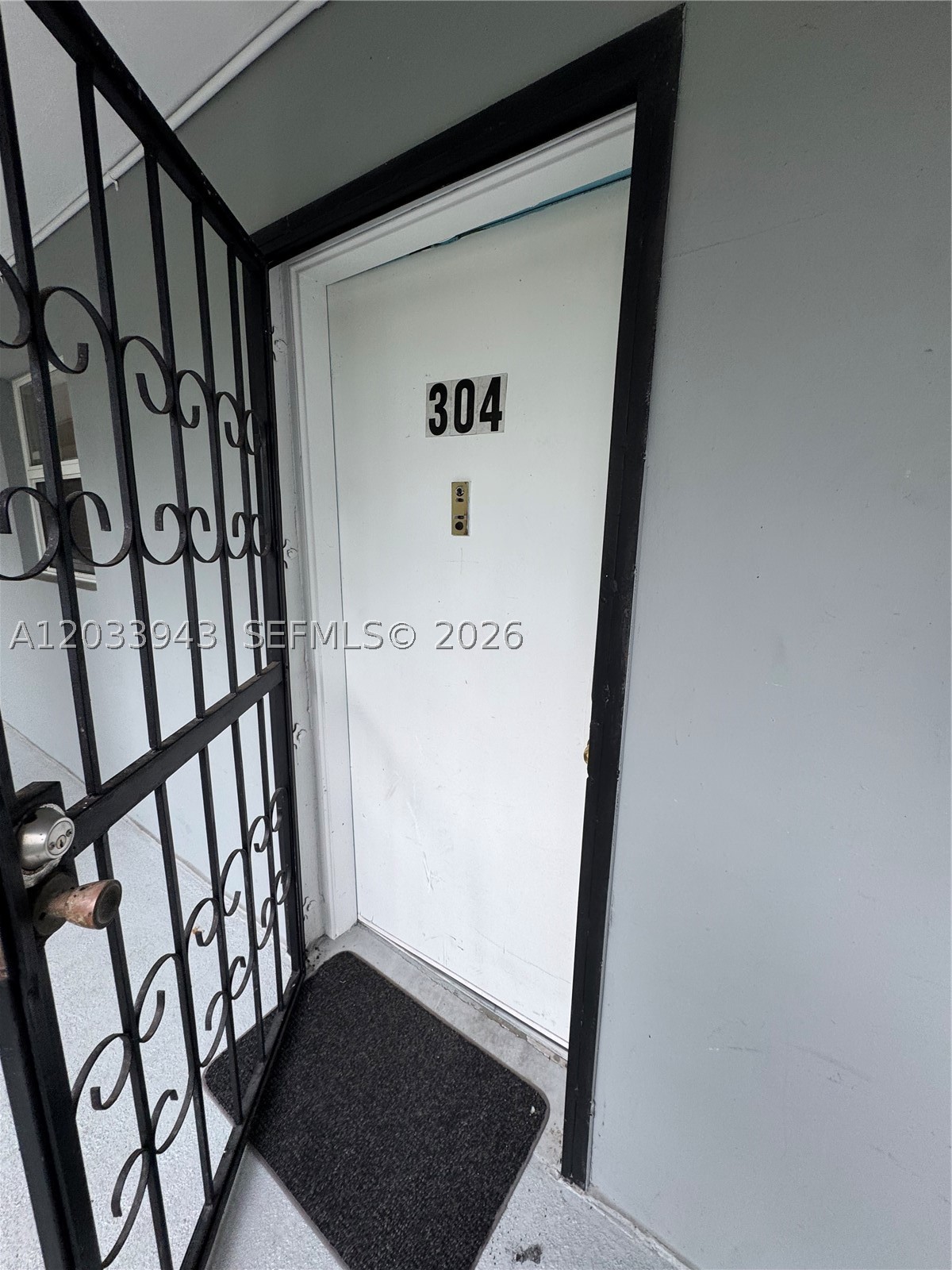 645 NE 121st St #304, North Miami FL 33161