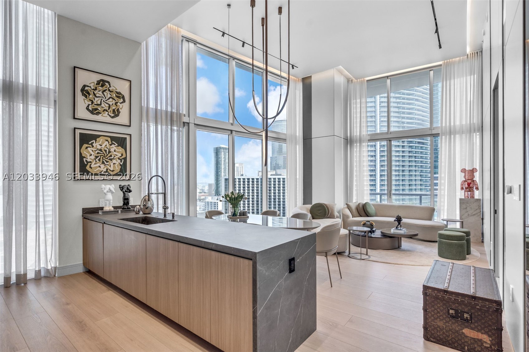 475 Brickell Ave #2215, Miami FL 33131