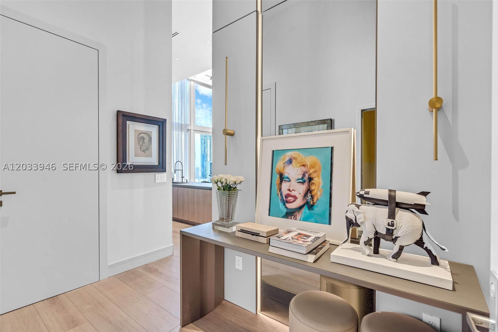 475 Brickell Ave #2215, Miami FL 33131