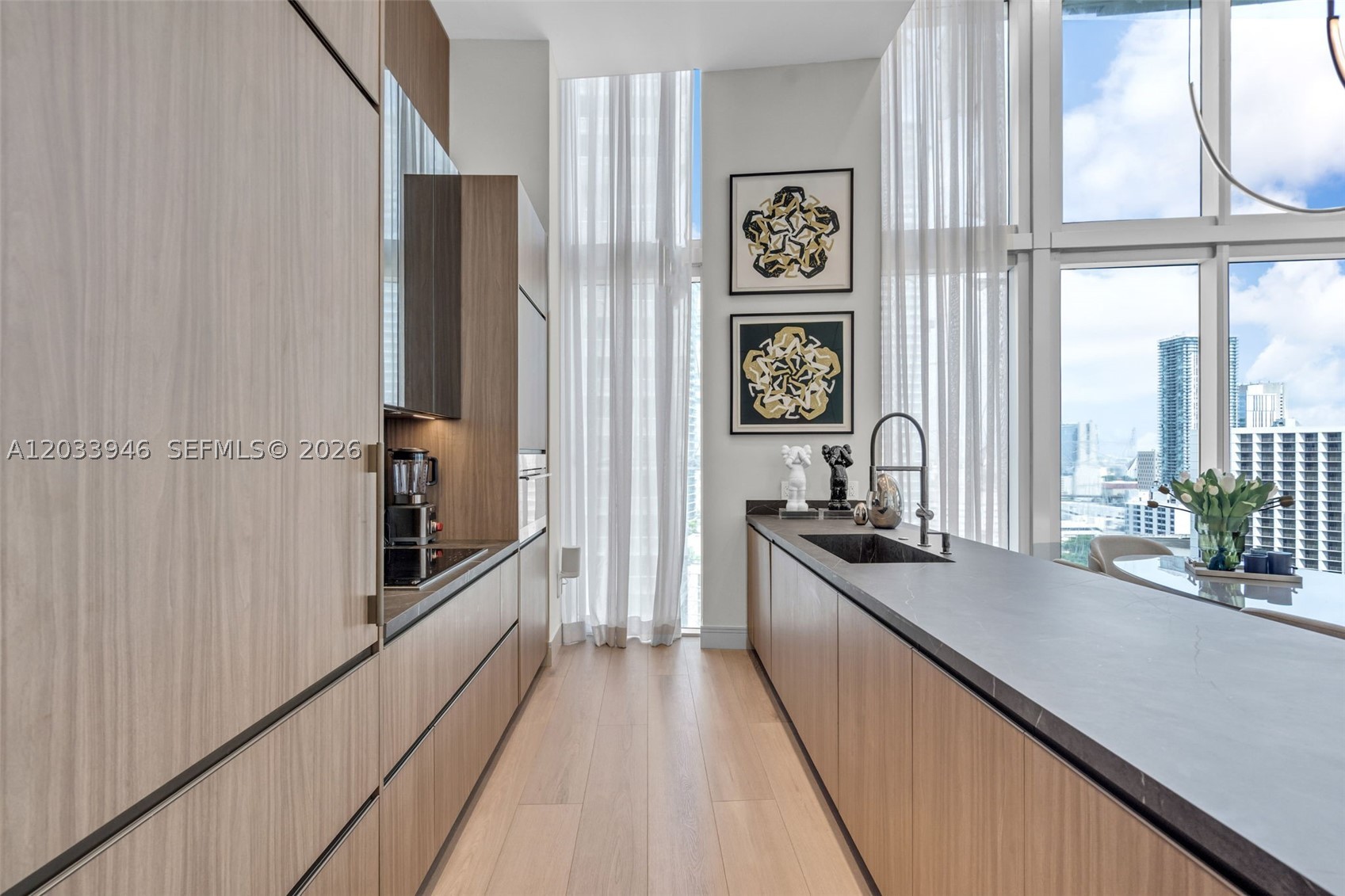 475 Brickell Ave #2215, Miami FL 33131