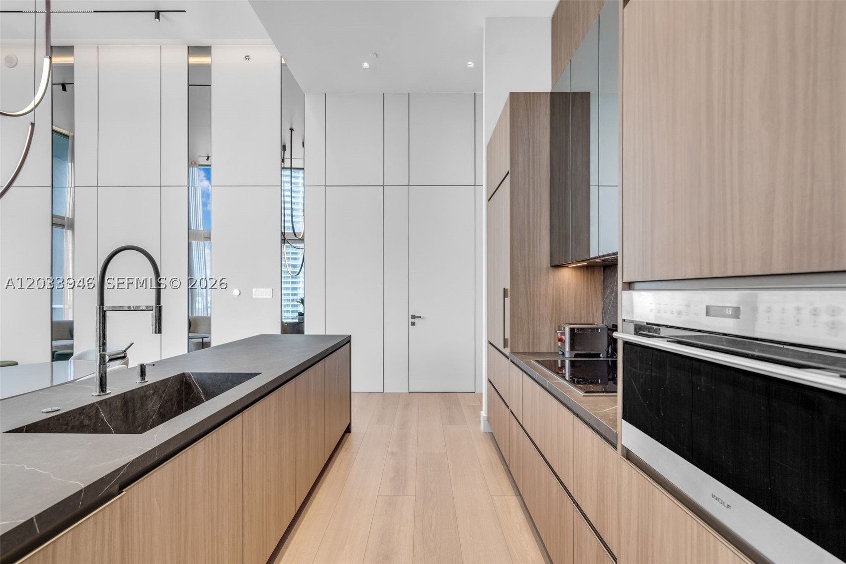 475 Brickell Ave #2215, Miami FL 33131
