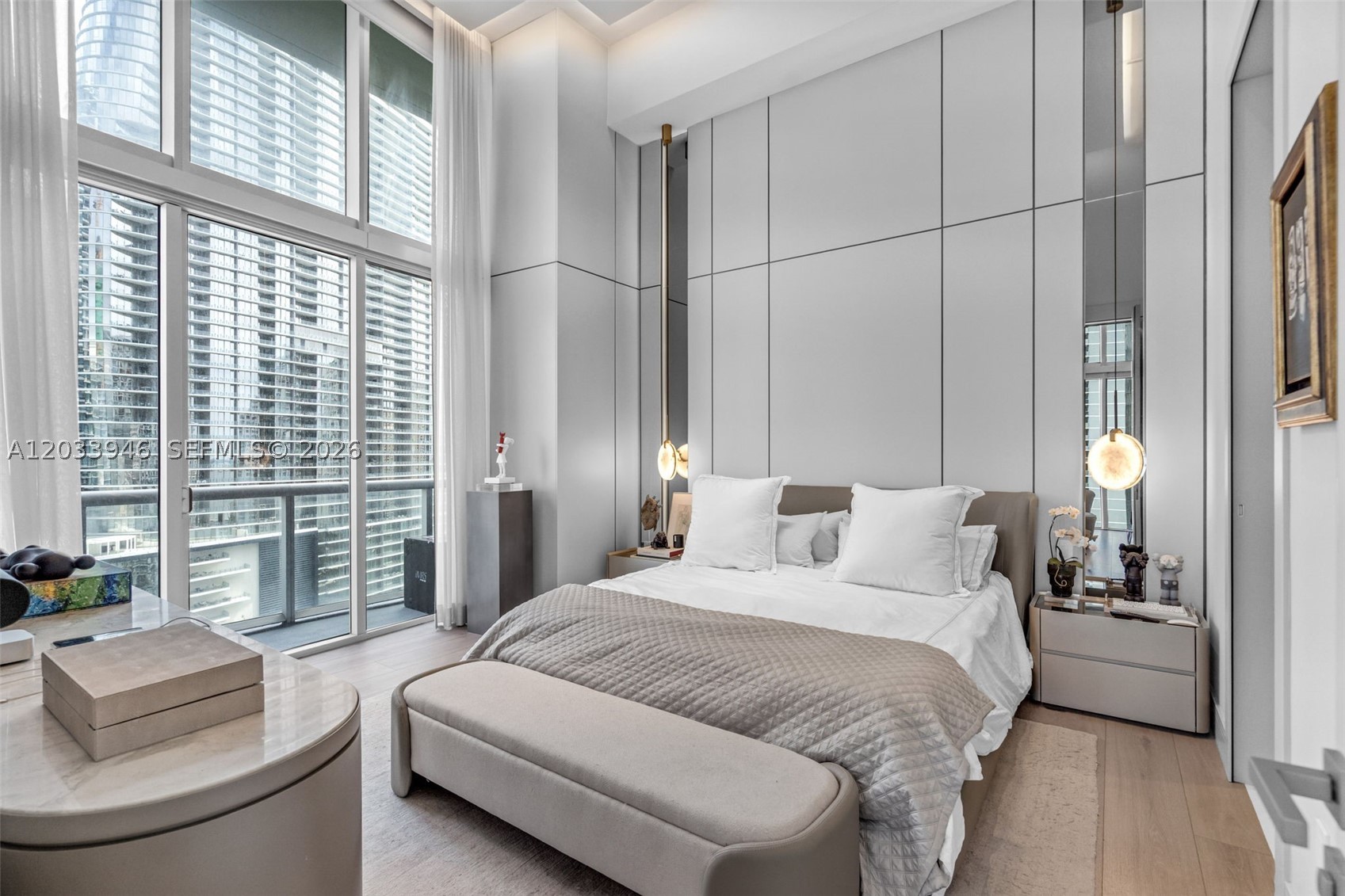 475 Brickell Ave #2215, Miami FL 33131