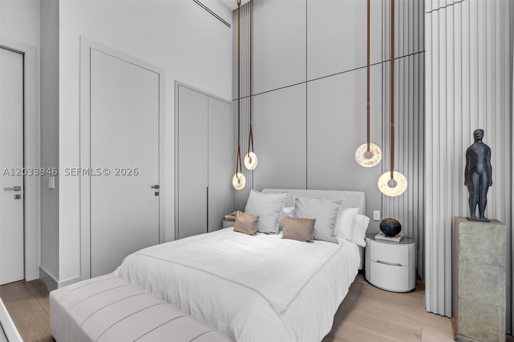 475 Brickell Ave #2215, Miami FL 33131