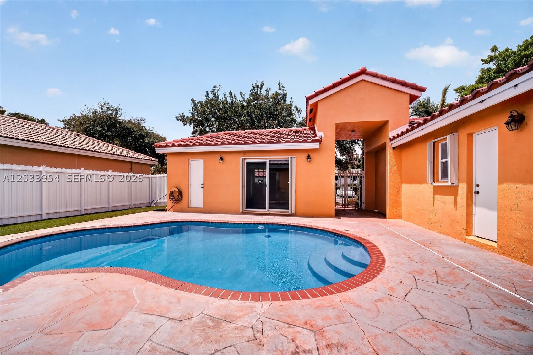 685 SW 198th Ter, Pembroke Pines FL 33029