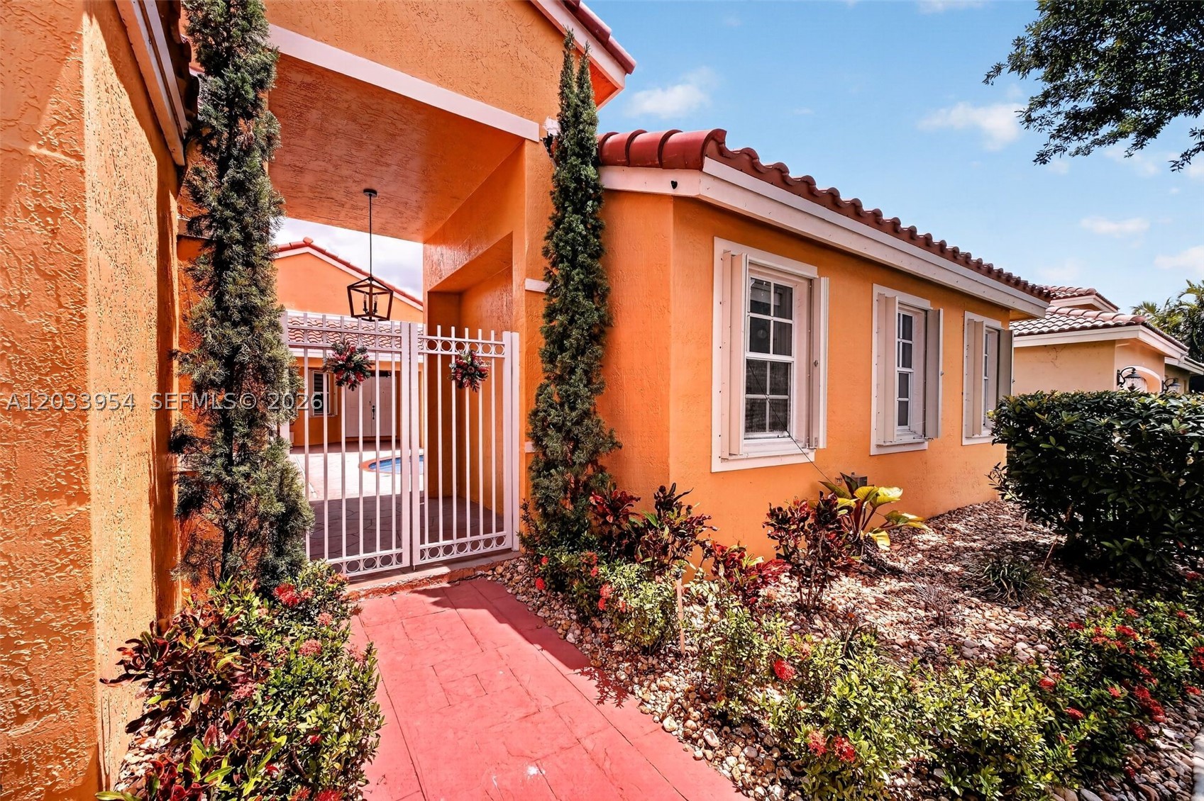 685 SW 198th Ter, Pembroke Pines FL 33029