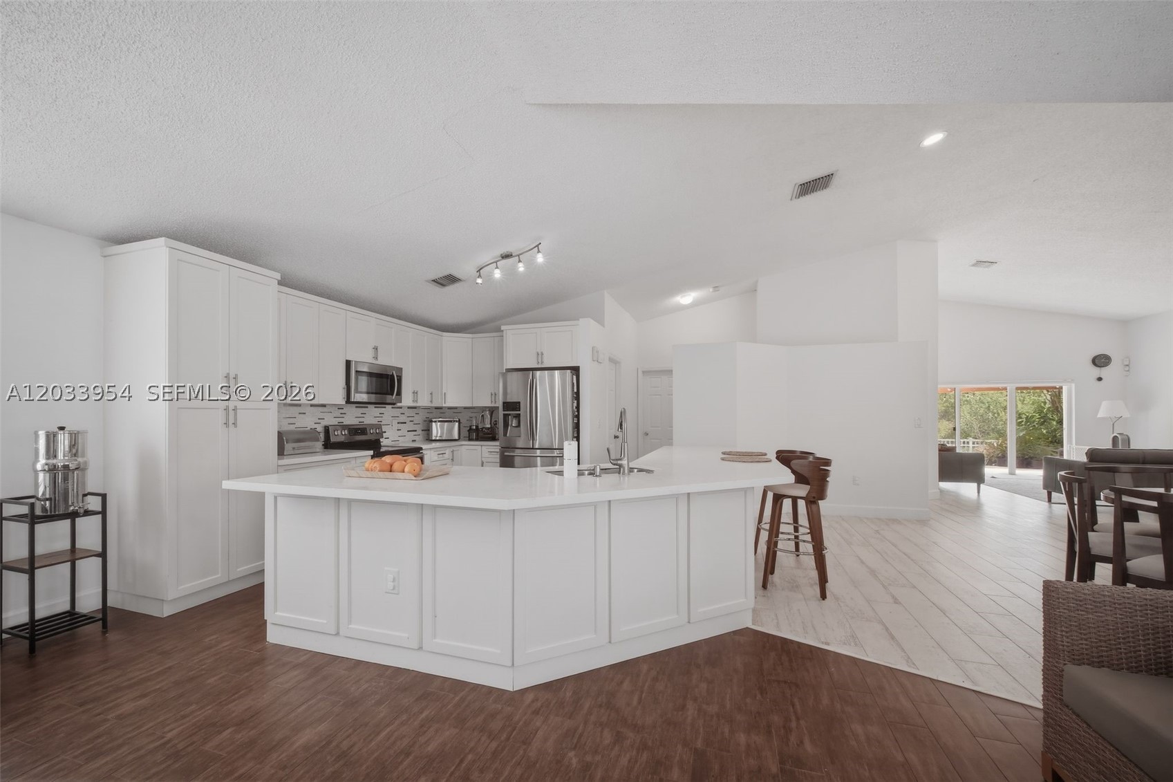 685 SW 198th Ter, Pembroke Pines FL 33029