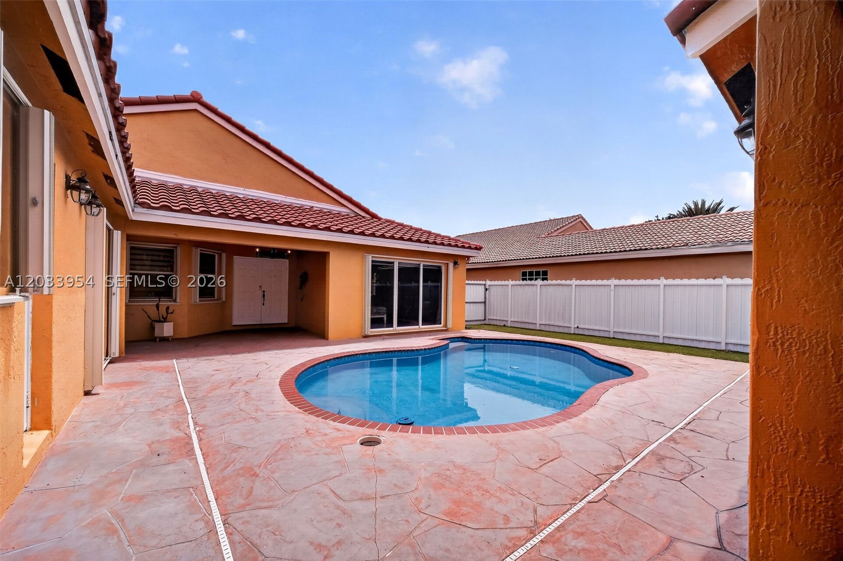 685 SW 198th Ter, Pembroke Pines FL 33029