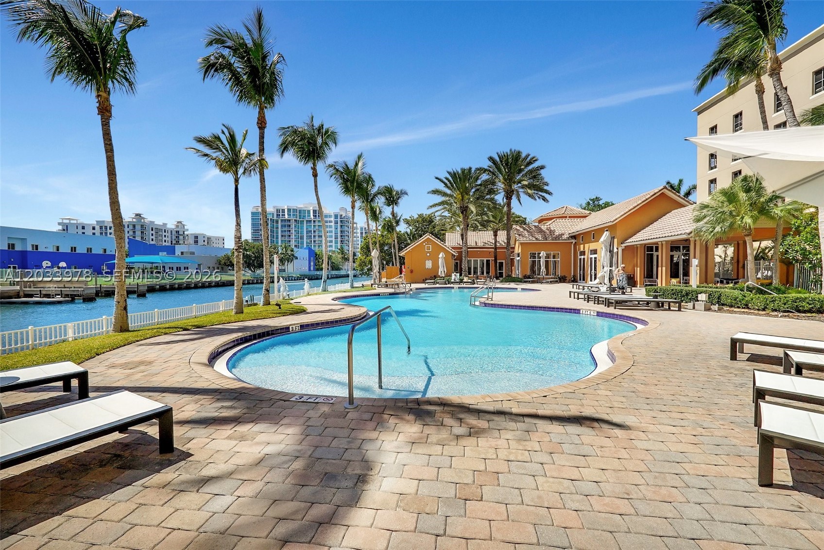 3340 NE 190th St #402, Aventura FL 33180